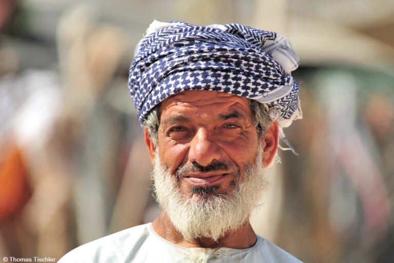 Mann im Oman Tischler Reisen