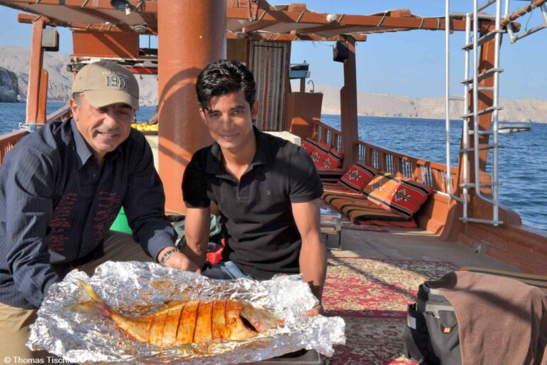 Musandam Dhau Cruise im Oman Tischler Reisen